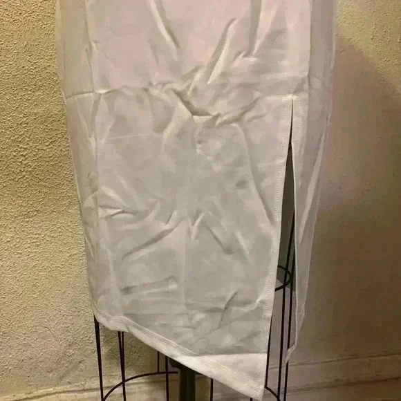 Phortric White Off the Shoulder Dress NWT Size L - Picture 5 of 13